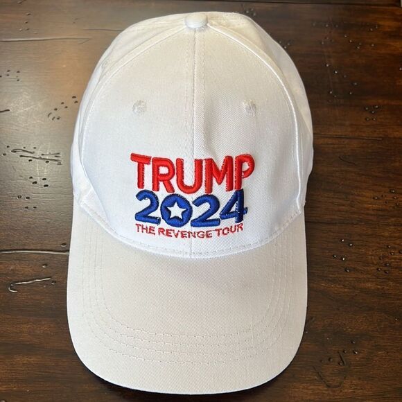 TRUMP 2024 THE REVENGE TOUR Adjustable Hat NEW - Picture 1 of 4